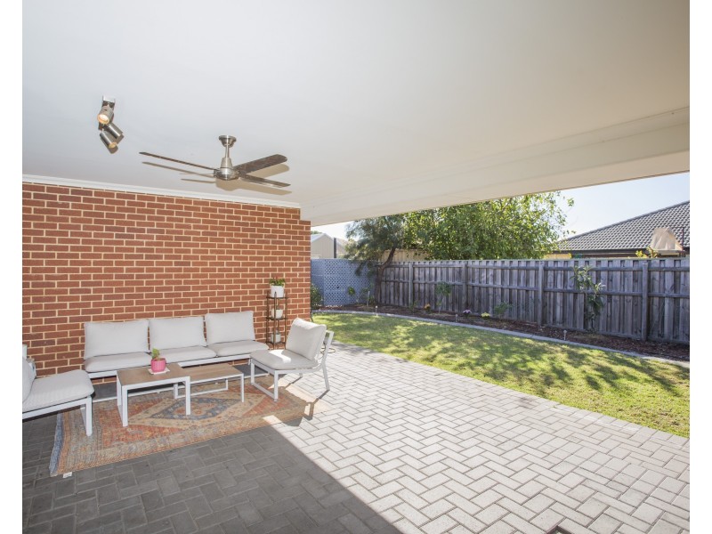 15 Redstone Trail, Ellenbrook WA 6069