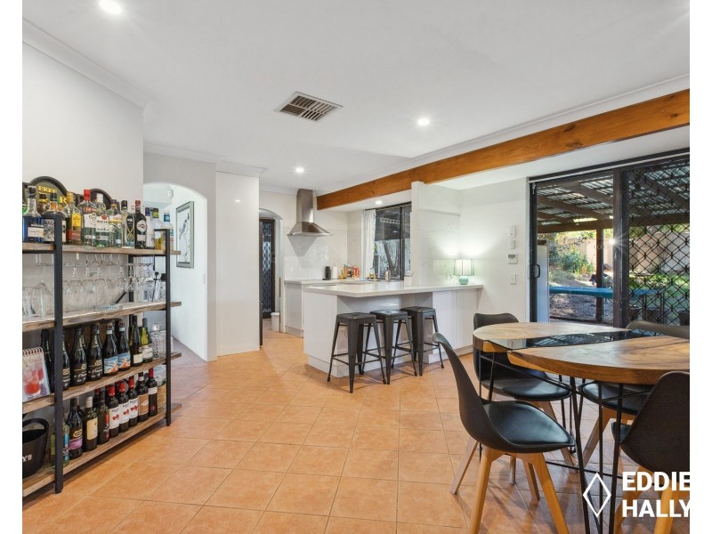6 Tarndale Way, South Lake WA 6164