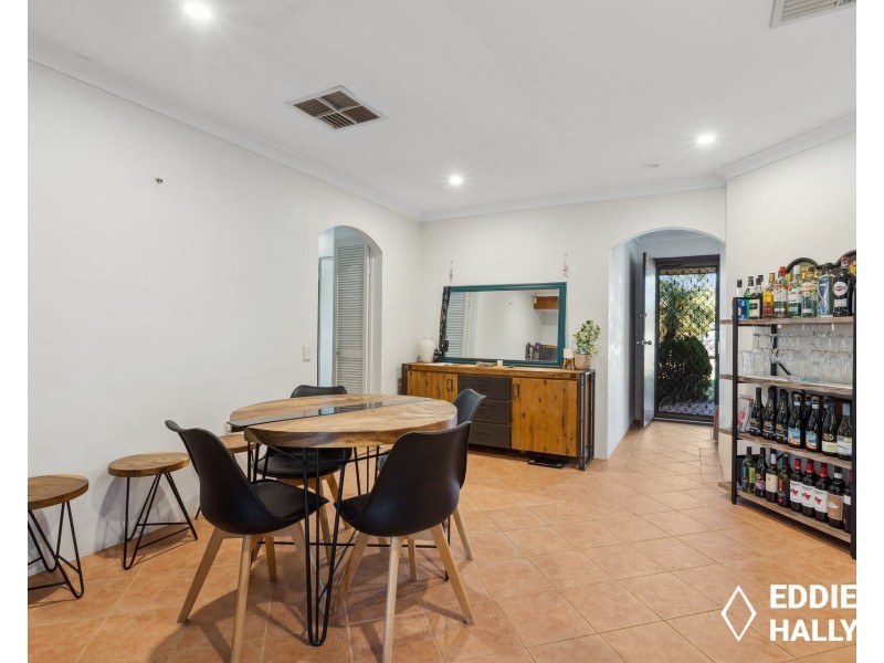 6 Tarndale Way, South Lake WA 6164