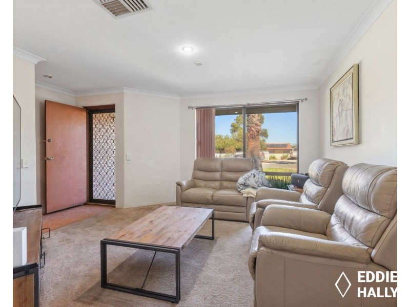 6 Tarndale Way, South Lake WA 6164