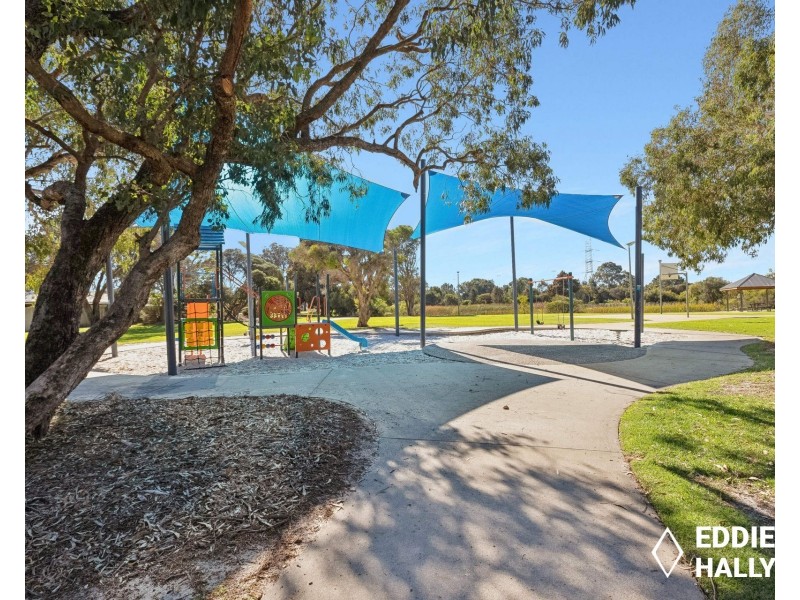 6 Tarndale Way, South Lake WA 6164