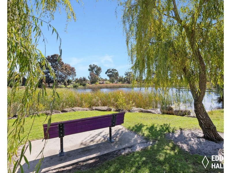 6 Tarndale Way, South Lake WA 6164