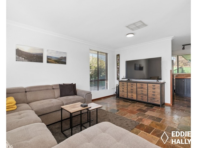 21 Tarndale Way, South Lake WA 6164