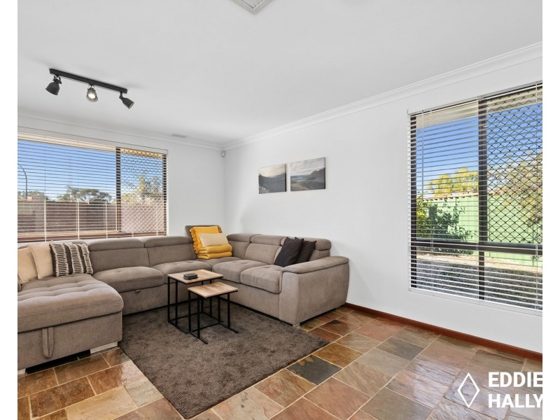 21 Tarndale Way, South Lake WA 6164