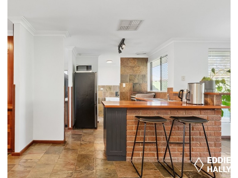 21 Tarndale Way, South Lake WA 6164