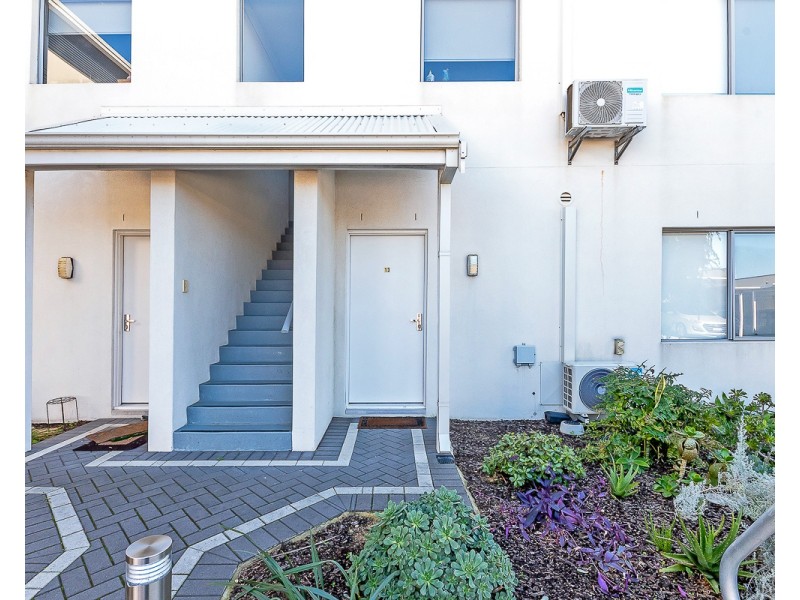 13/2 Royston Link, Butler WA 6036