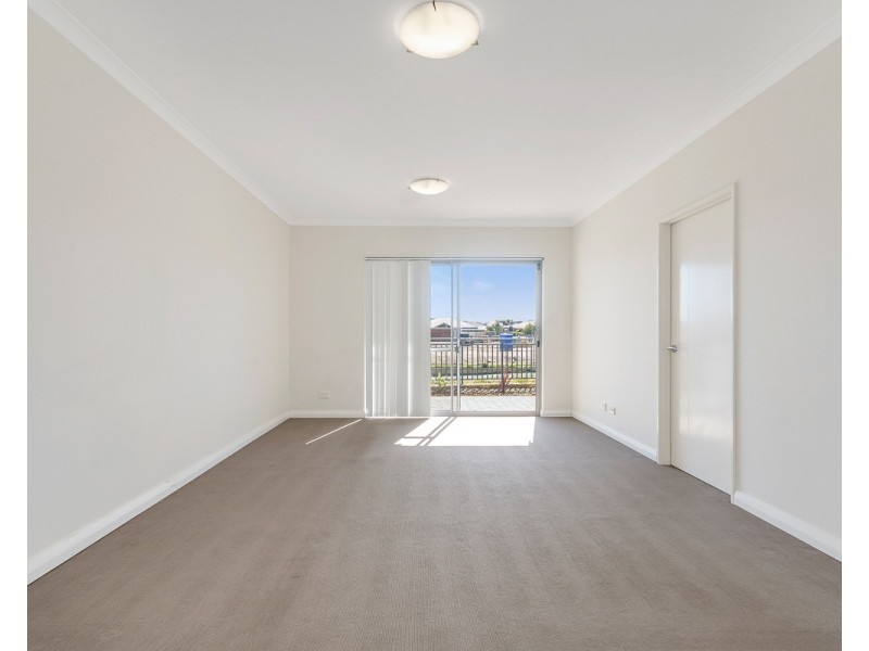 13/2 Royston Link, Butler WA 6036