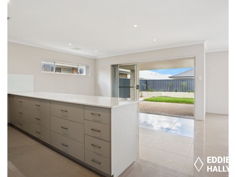 41 Dickerson Loop, Hammond Park WA 6164