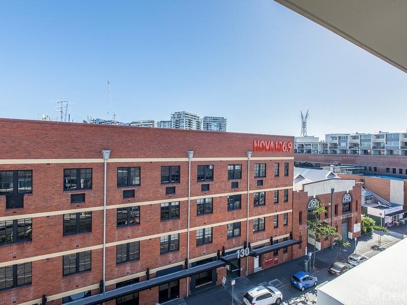 512/113 Commercial Road, Teneriffe QLD 4005