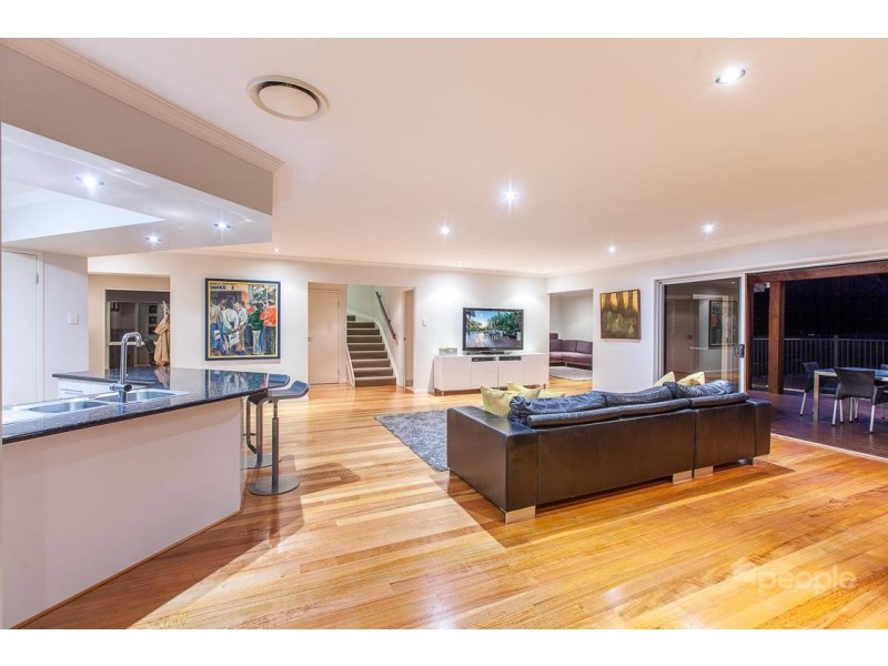 4 Dressage Close, Highvale QLD 4520