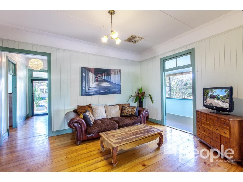 16 Cribb Street, Sadliers Crossing QLD 4305