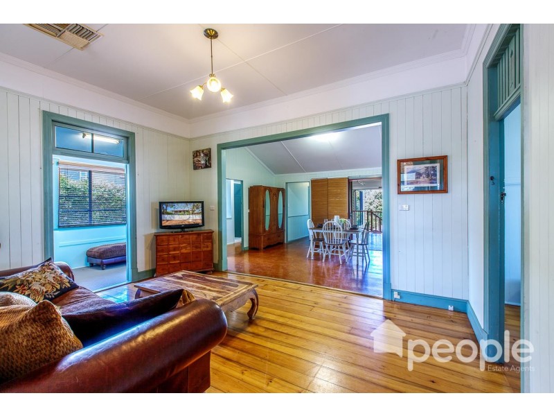 16 Cribb Street, Sadliers Crossing QLD 4305