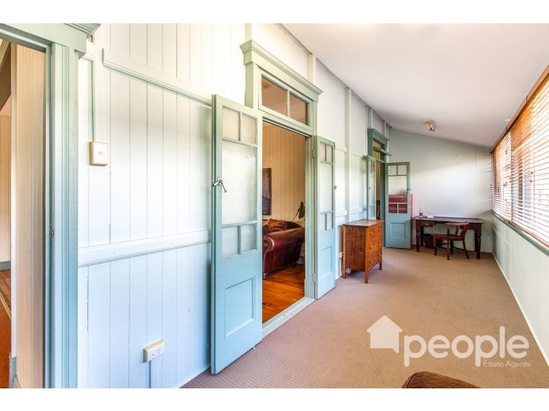 16 Cribb Street, Sadliers Crossing QLD 4305