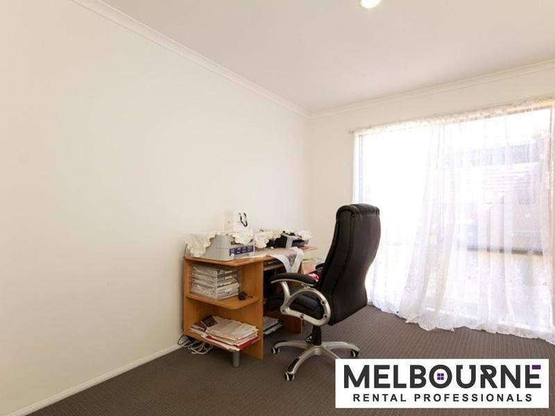 3 Peveril Crescent, Cranbourne North VIC 3977
