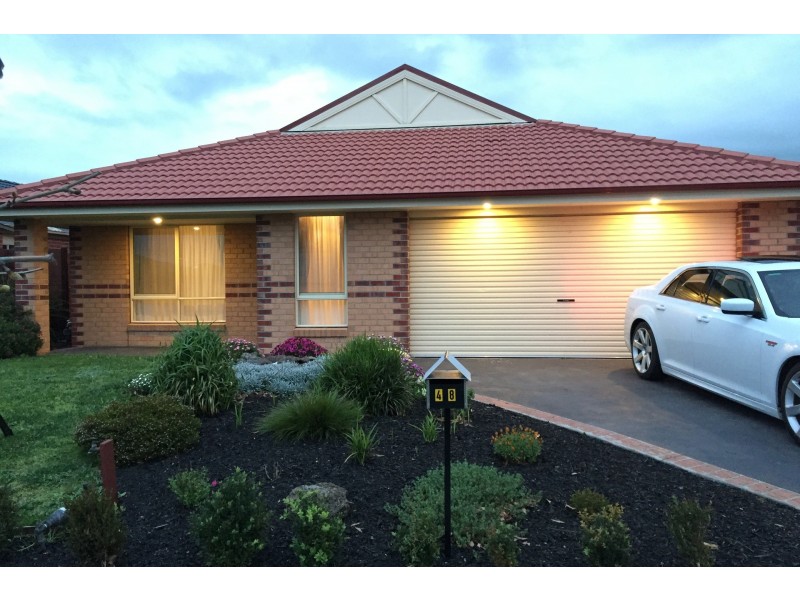 48 Sandalwood Drive, Pakenham VIC 3810