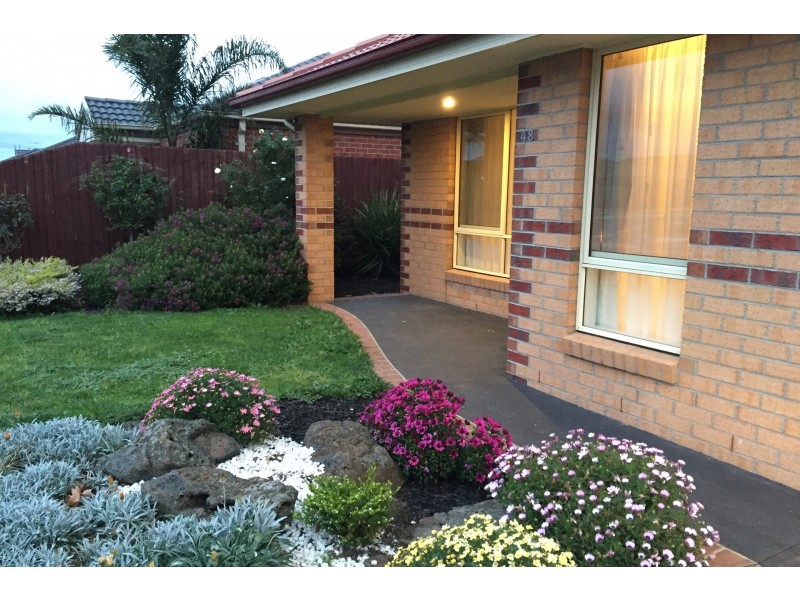 48 Sandalwood Drive, Pakenham VIC 3810