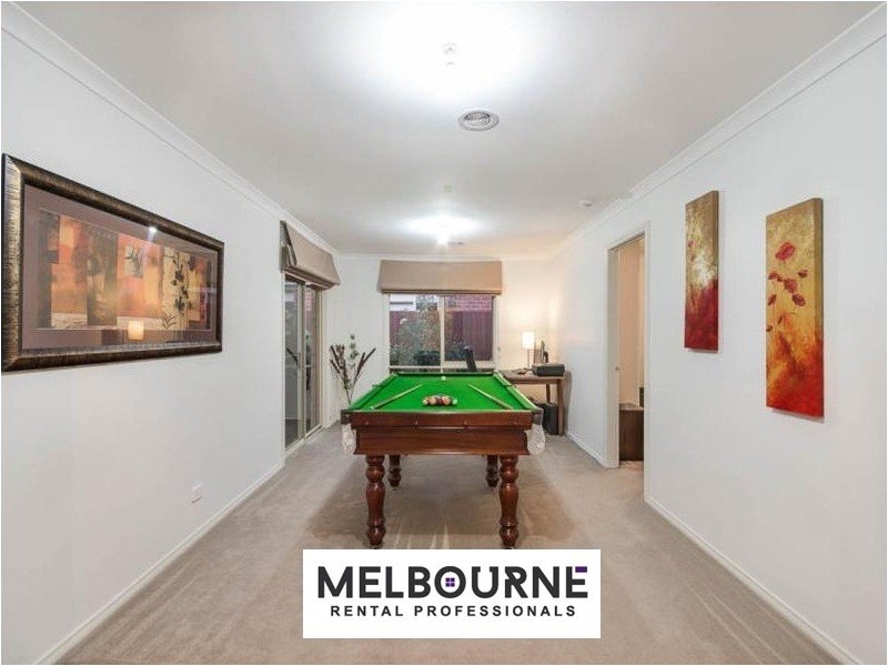 48 Sandalwood Drive, Pakenham VIC 3810