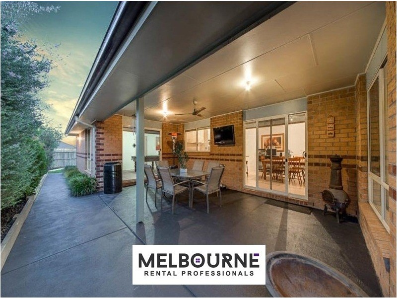 48 Sandalwood Drive, Pakenham VIC 3810