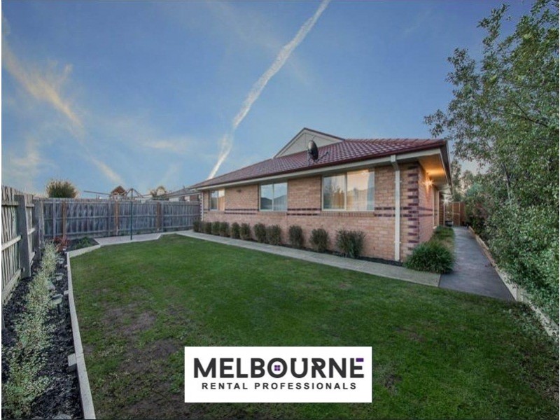 48 Sandalwood Drive, Pakenham VIC 3810