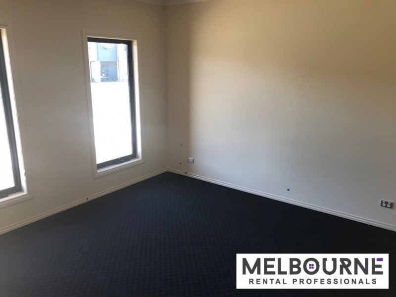 210 Duff Street, Cranbourne West VIC 3977