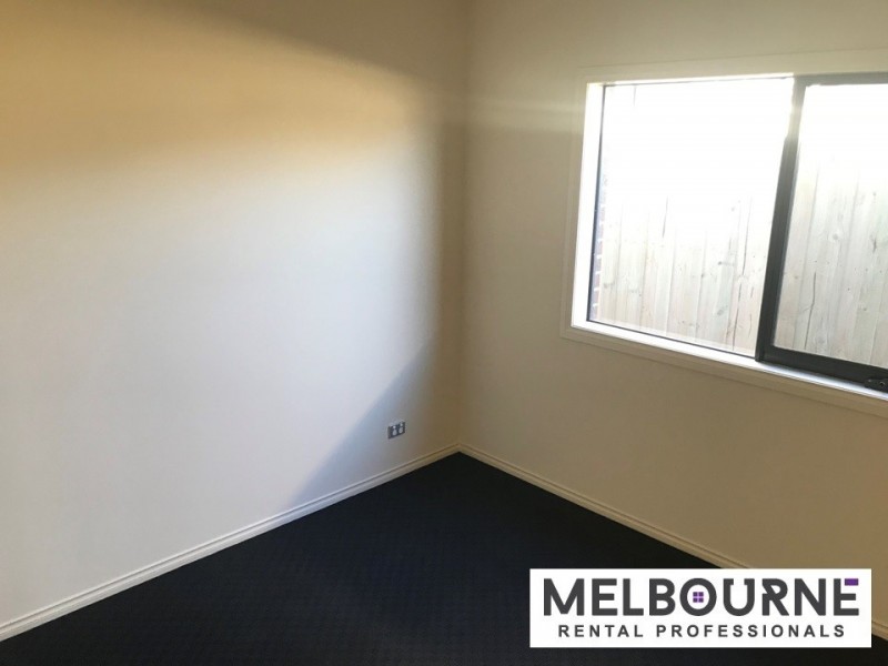 210 Duff Street, Cranbourne West VIC 3977