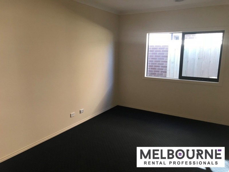210 Duff Street, Cranbourne West VIC 3977