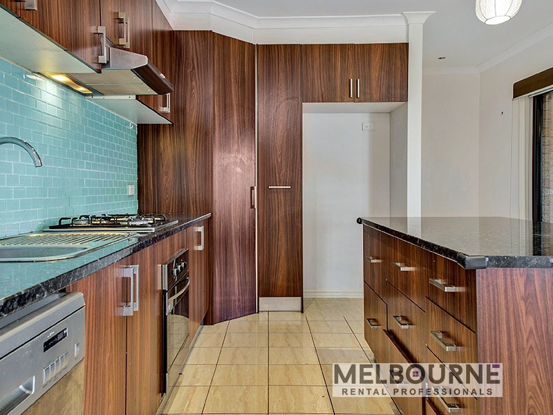 70 Kinglake Crescent, Craigieburn VIC 3064