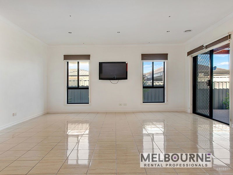 70 Kinglake Crescent, Craigieburn VIC 3064