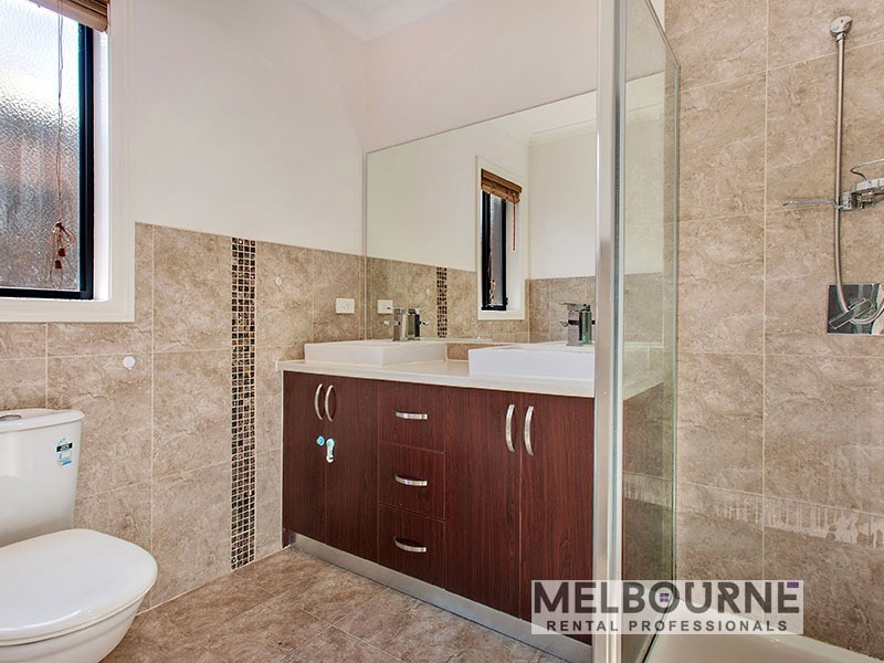 70 Kinglake Crescent, Craigieburn VIC 3064