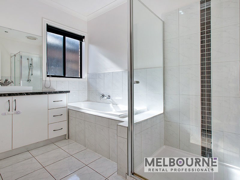 70 Kinglake Crescent, Craigieburn VIC 3064