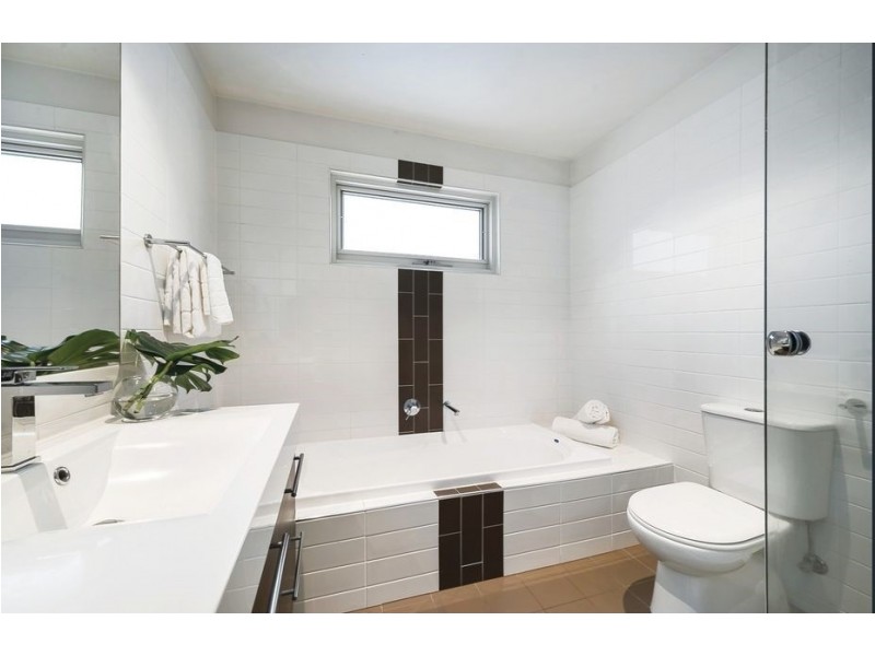 1/6 Summerhill Road, Glen Iris VIC 3146