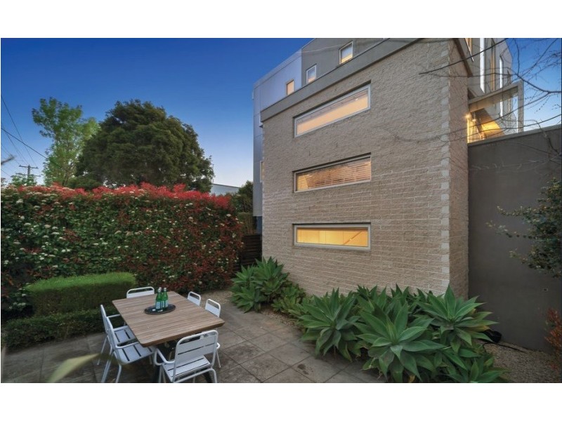 1/6 Summerhill Road, Glen Iris VIC 3146