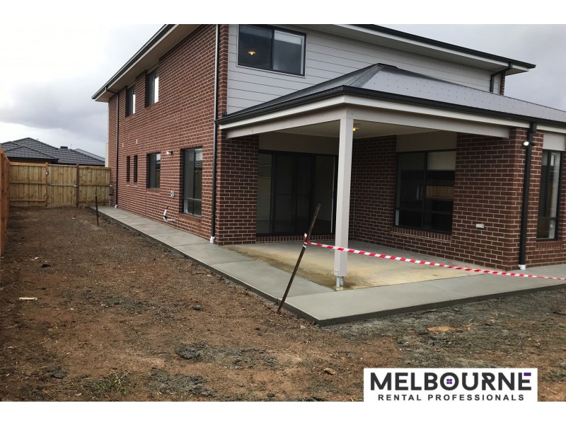14 Langshan Road, Clyde North VIC 3978