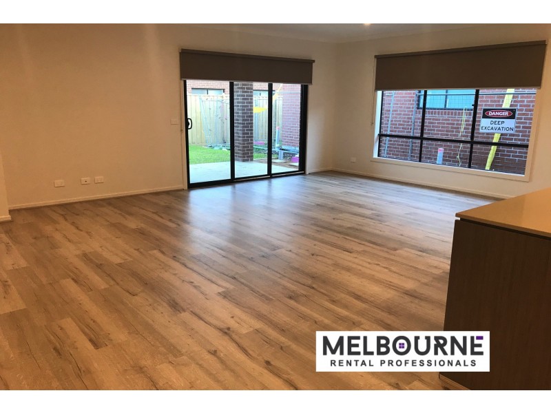 20 Langshan Road, Clyde North VIC 3978