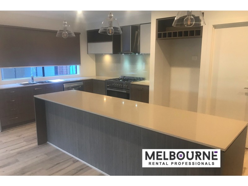 20 Langshan Road, Clyde North VIC 3978