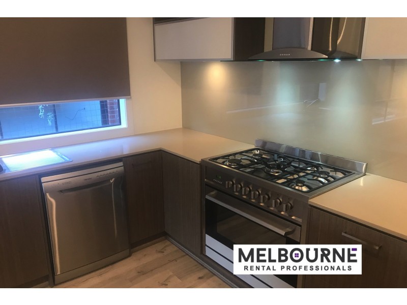 20 Langshan Road, Clyde North VIC 3978