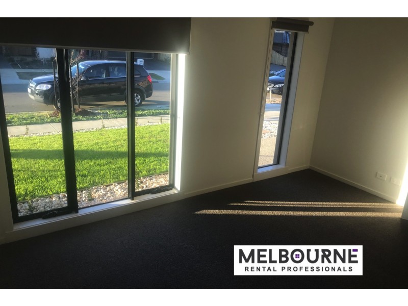 20 Langshan Road, Clyde North VIC 3978