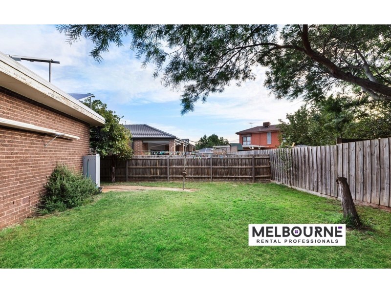 5 Bourke Road, Melton South VIC 3338