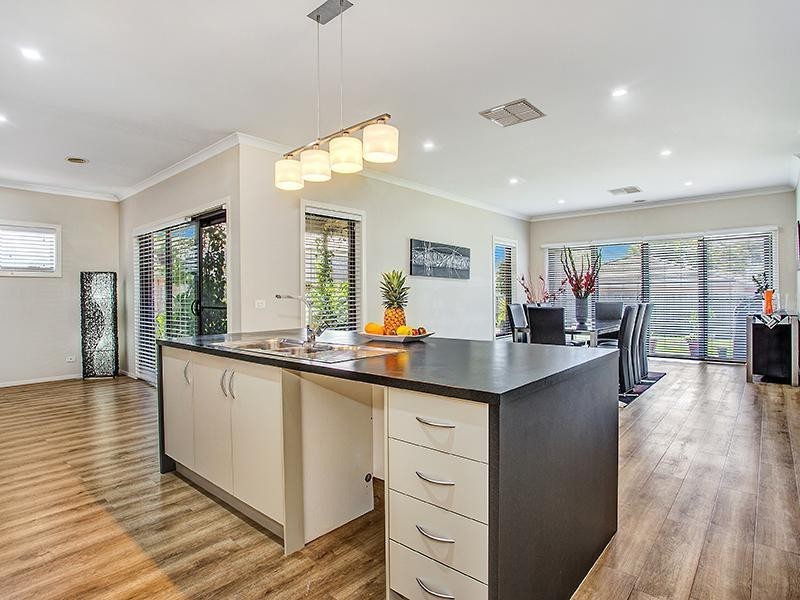 4 Cauduro Way, Epping VIC 3076