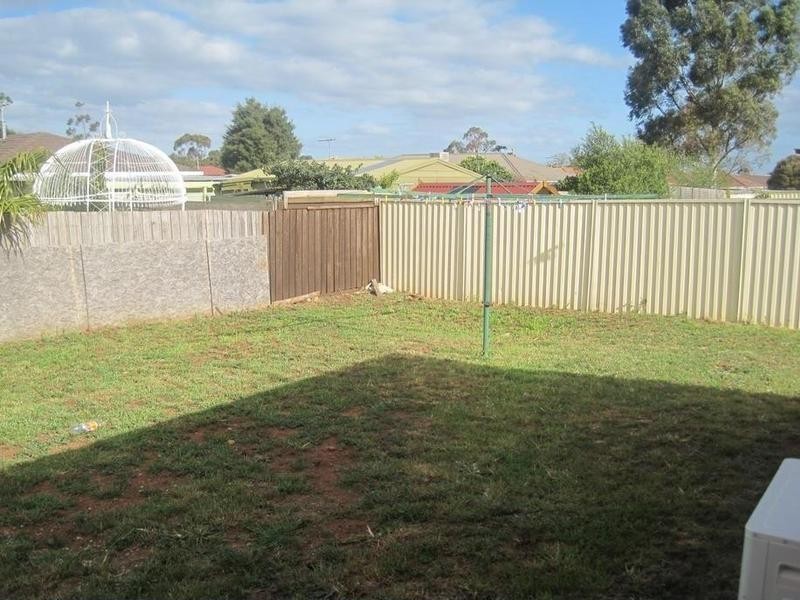 2 Maximus Court, Melton VIC 3337