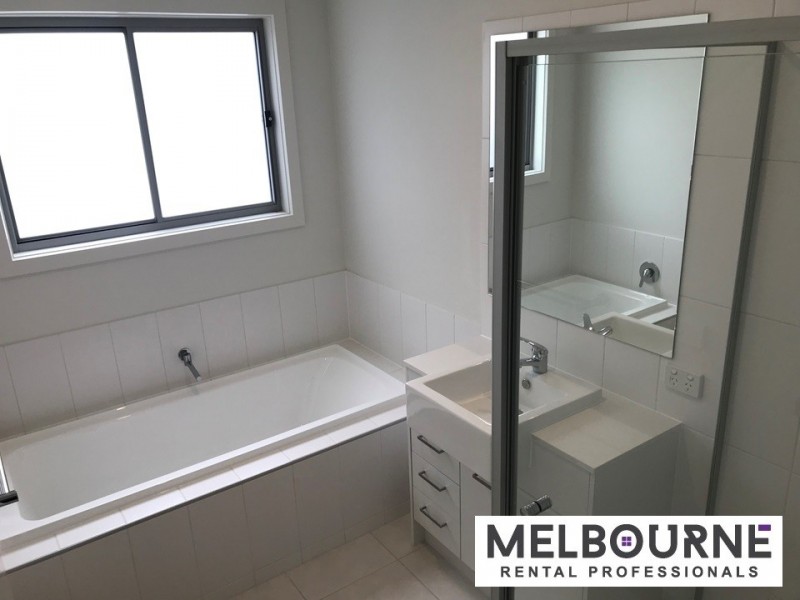 14 Nunkeri Court, Clyde North VIC 3978