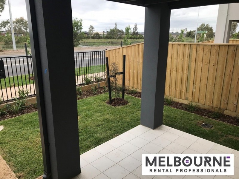 14 Nunkeri Court, Clyde North VIC 3978