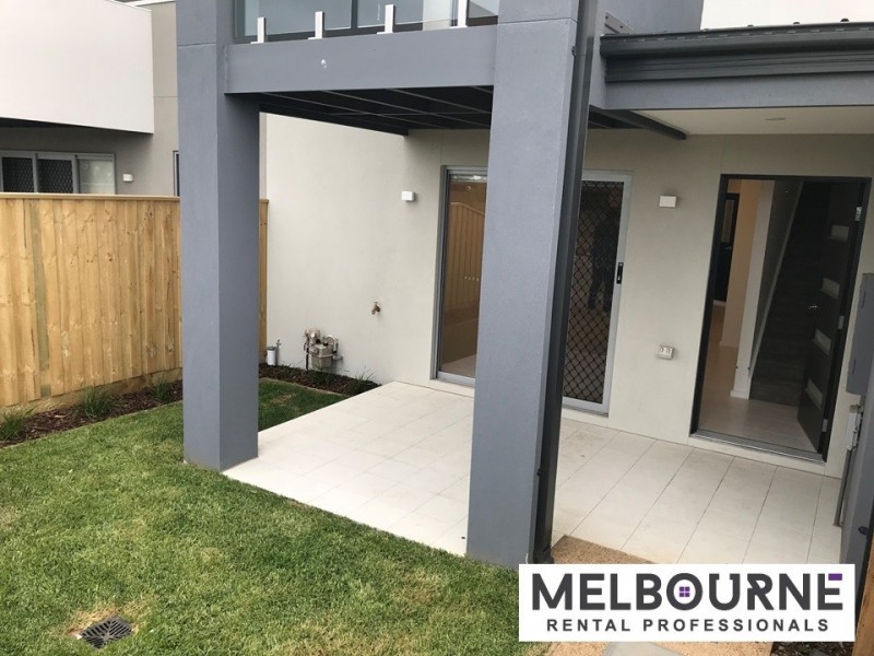 14 Nunkeri Court, Clyde North VIC 3978