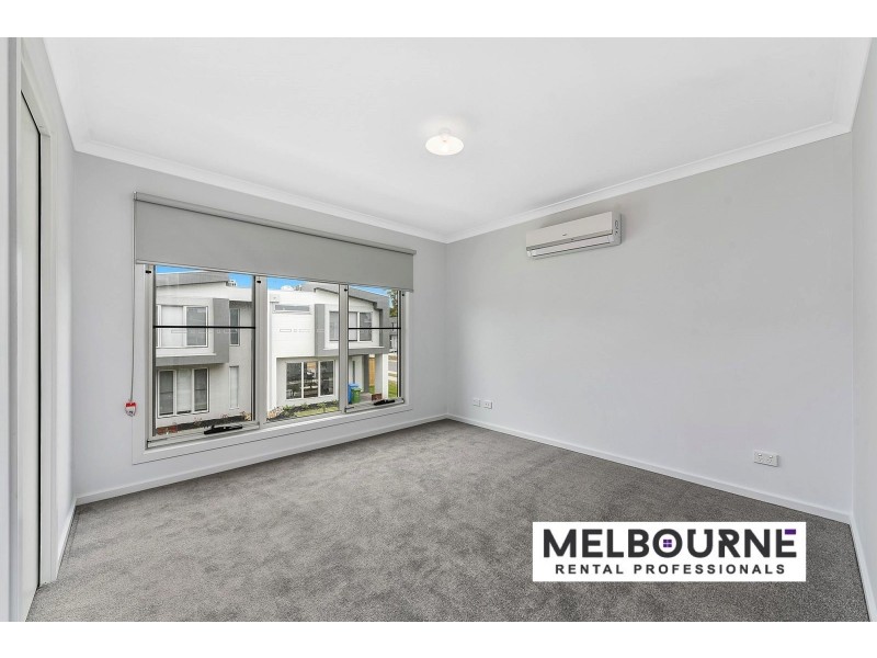 13 Pebblebeach Path, Cranbourne VIC 3977