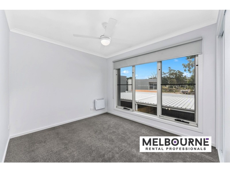 13 Pebblebeach Path, Cranbourne VIC 3977