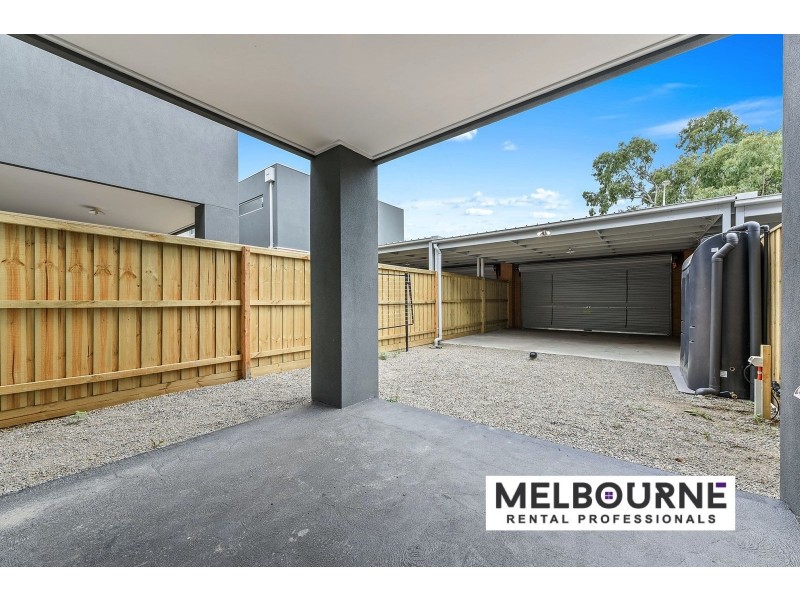 13 Pebblebeach Path, Cranbourne VIC 3977