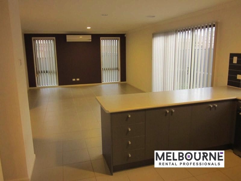2 Tanner Mews, Point Cook VIC 3030