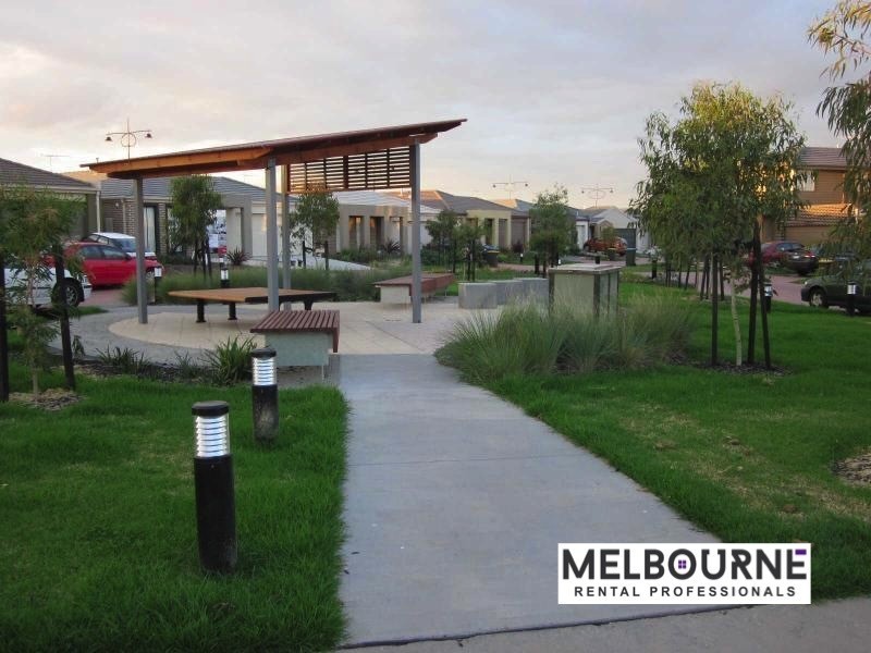 2 Tanner Mews, Point Cook VIC 3030