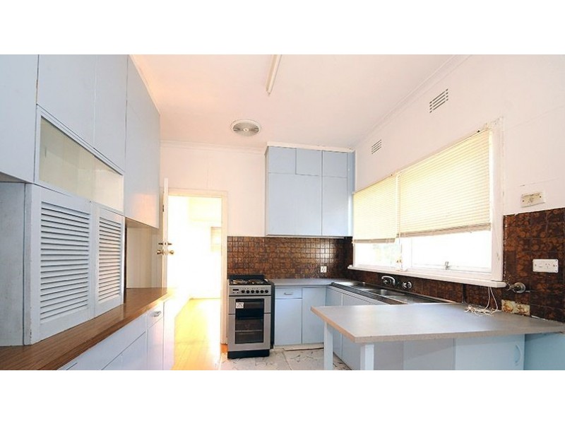 4 Meadow Crescent, Mount Waverley VIC 3149