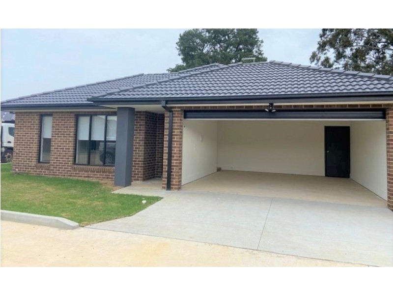 16/44 Coburns Road, Melton VIC 3337